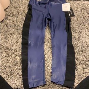 KORAL liquid leggings purple size medium